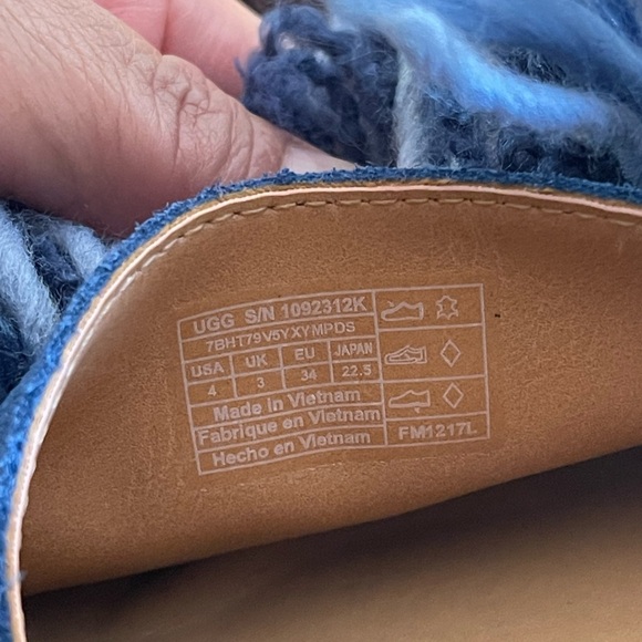 UGG Willow K Denim Blue/Samba Red Suede Girls size 4 - Picture 11 of 11